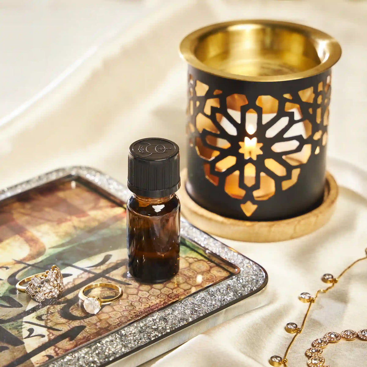 Oudh Qamar Essential Oil Blend Oil Burner For Aromatheraphy Massage Ramadan Gifts For Loved Ones CA